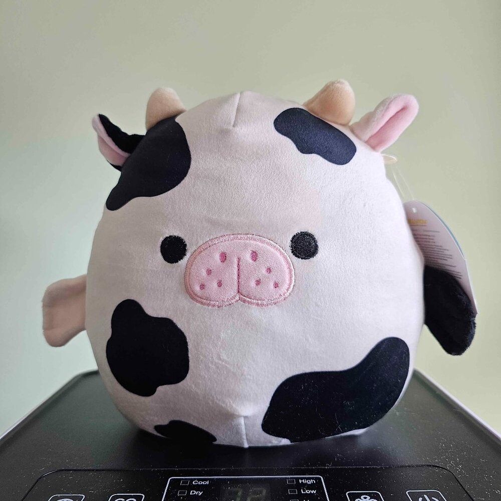 NWT 8" Alita the seacow Squishmallow